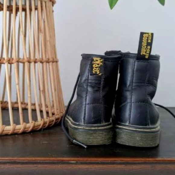 Dr. Martens Toddler Boots - Picture 1 of 4
